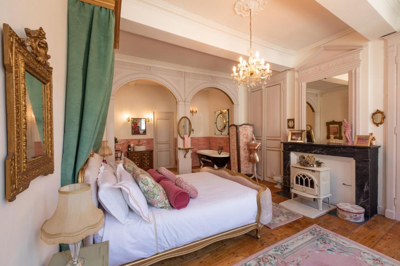 Champagne House - Elegance, Luxury And Charm Bed & Breakfast Condom Exterior photo
