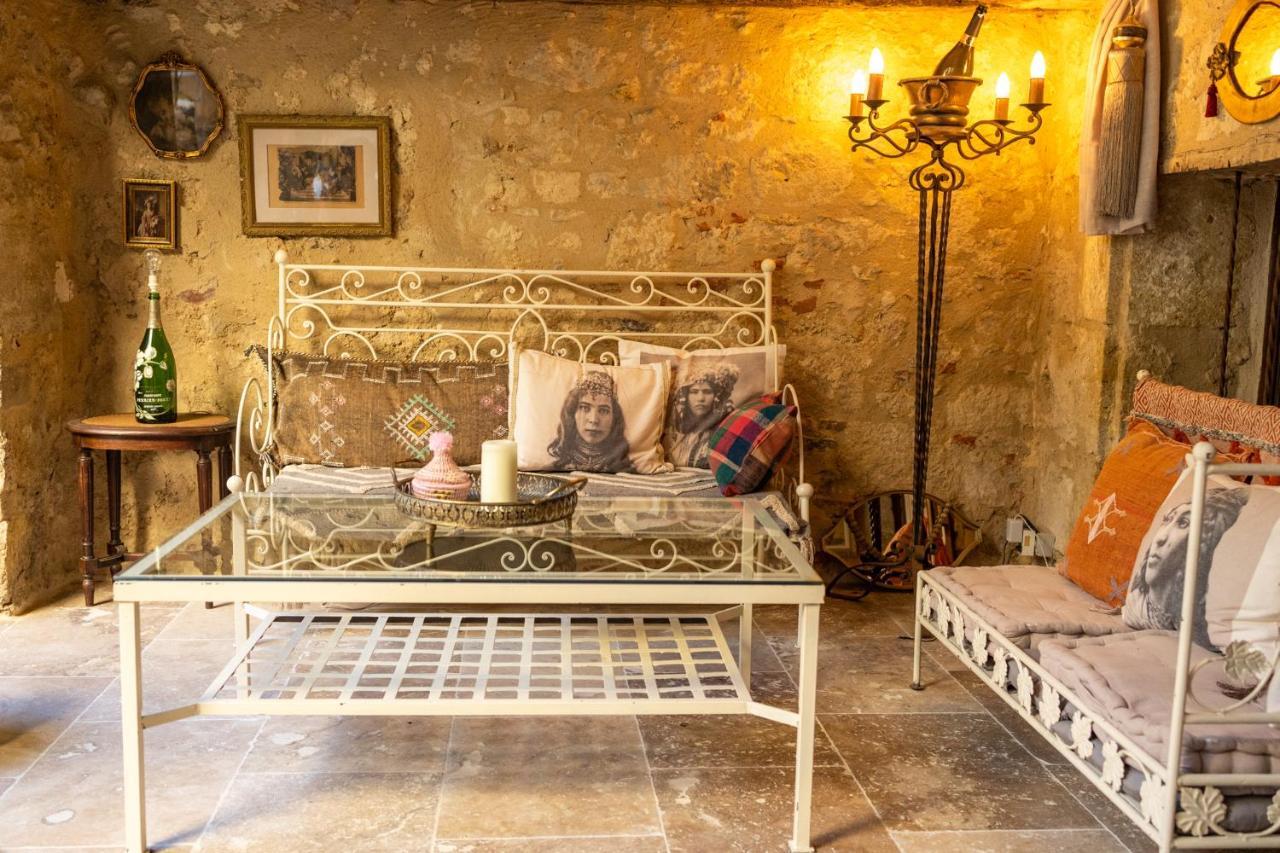 Champagne House - Elegance, Luxury And Charm Bed & Breakfast Condom Exterior photo