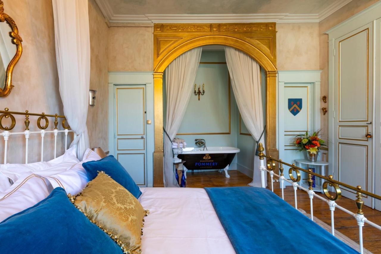 Champagne House - Elegance, Luxury And Charm Bed & Breakfast Condom Exterior photo