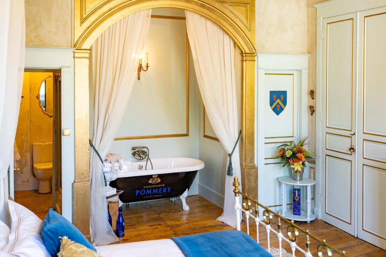 Champagne House - Elegance, Luxury And Charm Bed & Breakfast Condom Exterior photo