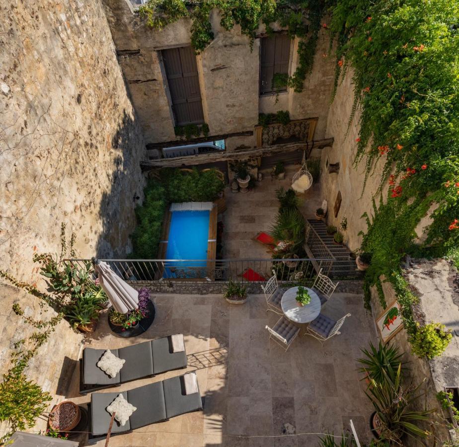 Champagne House - Elegance, Luxury And Charm Bed & Breakfast Condom Exterior photo