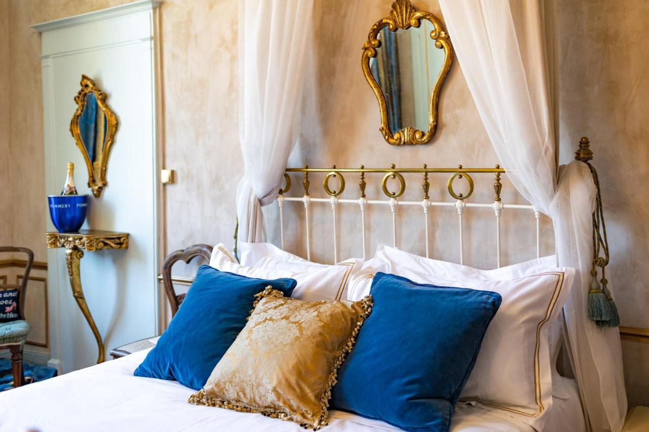 Champagne House - Elegance, Luxury And Charm Bed & Breakfast Condom Exterior photo